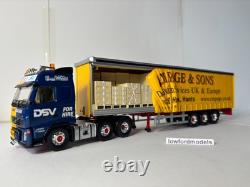 Corgi CC14018 Volvo FH12 open curtain RM Page 1.50 scale (used)