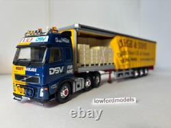 Corgi CC14018 Volvo FH12 open curtain RM Page 1.50 scale (used)