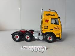 Corgi CC14018 Volvo FH12 open curtain RM Page 1.50 scale (used)