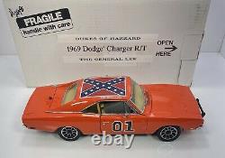 Danbury Mint 1/24 Scale 1969 Dodge ChargerDukes Of HazzardGeneral Lee