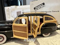 Danbury Mint 124th Scale Diecast Model 1942 Chrysler Town Country Car