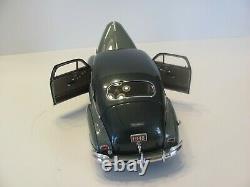 Danbury Mint 1948 Chevrolet Fleetline Aerosedan 124 Scale