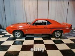 Danbury Mint 1969 Chevy Yenko Camaro 427 124 Scale Diecast Hugger Orange Car