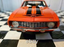 Danbury Mint 1969 Chevy Yenko Camaro 427 124 Scale Diecast Hugger Orange Car