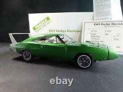 Danbury Mint 1969 Dodge Charger Daytona 440 124 Scale Diecast Model Car Green