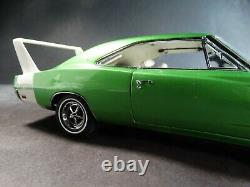 Danbury Mint 1969 Dodge Charger Daytona 440 124 Scale Diecast Model Car Green