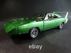 Danbury Mint 1969 Dodge Charger Daytona 440 124 Scale Diecast Model Car Green