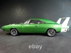 Danbury Mint 1969 Dodge Charger Daytona 440 124 Scale Diecast Model Car Green