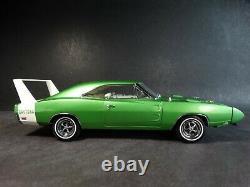 Danbury Mint 1969 Dodge Charger Daytona 440 124 Scale Diecast Model Car Green