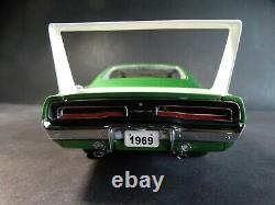 Danbury Mint 1969 Dodge Charger Daytona 440 124 Scale Diecast Model Car Green