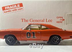 Danbury Mint The General Lee from The Dukes Of Hazzard 1/24 Scale NICE CAR