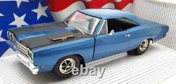 Ertl 1/18 Scale Diecast 7384 1969 Plymouth Road Runner Blue