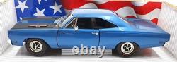 Ertl 1/18 Scale Diecast 7384 1969 Plymouth Road Runner Blue