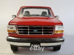 Franklin Mint 1996 Ford F-150 Pickup Truck Red 124 Scale Diecast Model withHitch