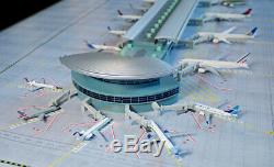 Gemini Jets 1400 Scale DELUXE Airport Terminal & Mat (Bundle) IN STOCK