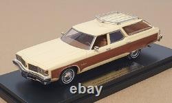Goldvarg 1/43 Scale GC-078A 1976 Oldsmobile Custom Cruiser Cream/Gold