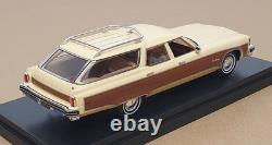 Goldvarg 1/43 Scale GC-078A 1976 Oldsmobile Custom Cruiser Cream/Gold