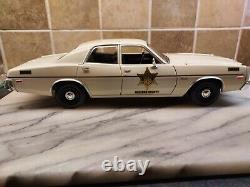 Greenlight 1975 Dodge Coronet Hazzard County Sheriff Scale 1.18