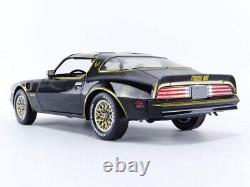 Greenlight 1977 Smokey Bandit Pontiac Firebird Trans Am 1/18 Scale Diecast 19098