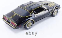 Greenlight 1977 Smokey Bandit Pontiac Firebird Trans Am 1/18 Scale Diecast 19098