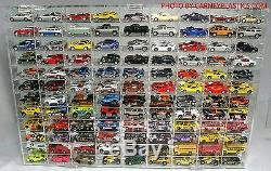 Hot Wheels Display Case 108 COMP 1/64 scale