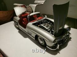 IXO Models Mercedes 300 SL Coupe 1954 18 Scale Model Car Silver