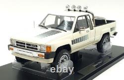 KK 1/18 Scale Diecast KKDC181564 Toyota Hilux Truck White