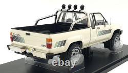 KK 1/18 Scale Diecast KKDC181564 Toyota Hilux Truck White