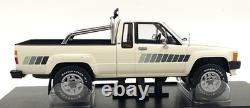 KK 1/18 Scale Diecast KKDC181564 Toyota Hilux Truck White