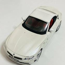 KYOSHO BMW Z4 SDRIVE35i E89 Brilliant White Metallic White White 1/18 Scale Ori