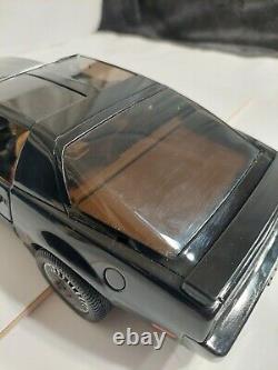 Knight Rider Electronic 1/15 scale KITT Car by Diamond Select Toys