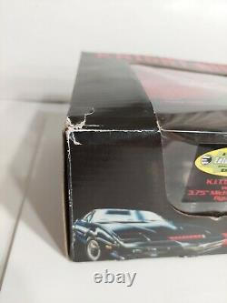 Knight Rider Electronic 1/15 scale KITT Car by Diamond Select Toys