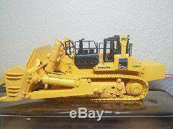 Komatsu D 575 A-3 Super Dozer RC by Kyosho 150 Scale Model #66001 New