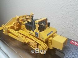 Komatsu D 575 A-3 Super Dozer RC by Kyosho 150 Scale Model #66001 New