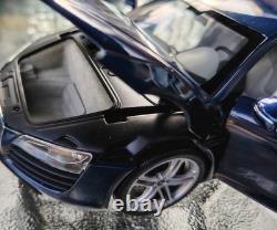 Kyosho 1/18 Scale Diecast 09213BL Audi R8 Blue