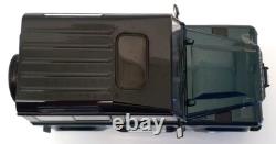 Kyosho 1/18 Scale Diecast Car 08901G Land Rover Defender 90 Aintree Green