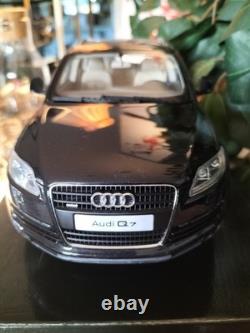 Kyosho Audi Q7 1/18 Scale Die Cast Model. Excellent Condition. Black Kyosho Audi Q7 1/18 Scale Die Cast Model. Excellent Condition. Black