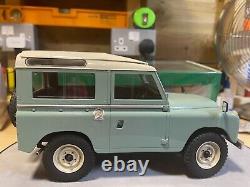 LAND ROVER 88 Series III 1978 in light green Cult Scale 118