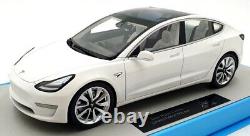 LS Collectibles 1/18 Scale Resin LS074C Tesla Model 3 White