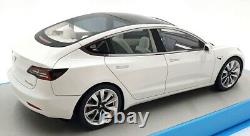 LS Collectibles 1/18 Scale Resin LS074C Tesla Model 3 White