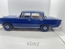 Mercedes-Benz 220 1964 Unforgettable Cars DIE CAST Scale 124 Limited Edition