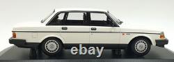 Minichamps 1/18 Scale Diecast 155 171402 1986 Volvo 240 GL White