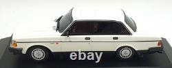 Minichamps 1/18 Scale Diecast 155 171402 1986 Volvo 240 GL White Minichamps 1/18 Scale Diecast 155 171402 1986 Volvo 240 GL White