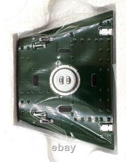 Minichamps 1/18 scale Diecast 150 168906 Land Rover Dark Green