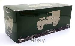 Minichamps 1/18 scale Diecast 150 168906 Land Rover Dark Green