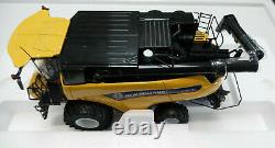 Model Combine Harvester NEW HOLLAND CR10.90 1/32nd Scale Model By UH