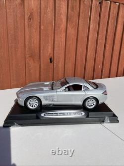 Motor Max 1/12 Scale Diecast 73004 Mercedes Benz McLaren SLR Metallic Silver