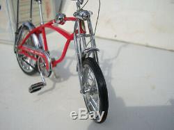 NOS Schwinn Stingray Apple Krate Bicycle 16 Scale Model Xonex Limited Edition