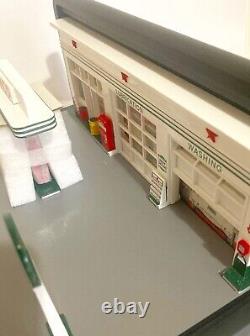 Original Franklin Mint B11XO67 1/43 scale Texaco Gas Station Diorama Boxed