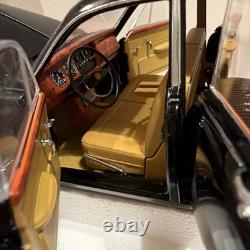 Paragon 1/18 Scale Diecast DC26324A 1967 Daimler V8 250 Black #628/3000